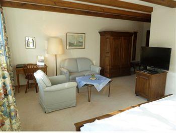 Romantik Waldhotel Mangold Hotel 4*