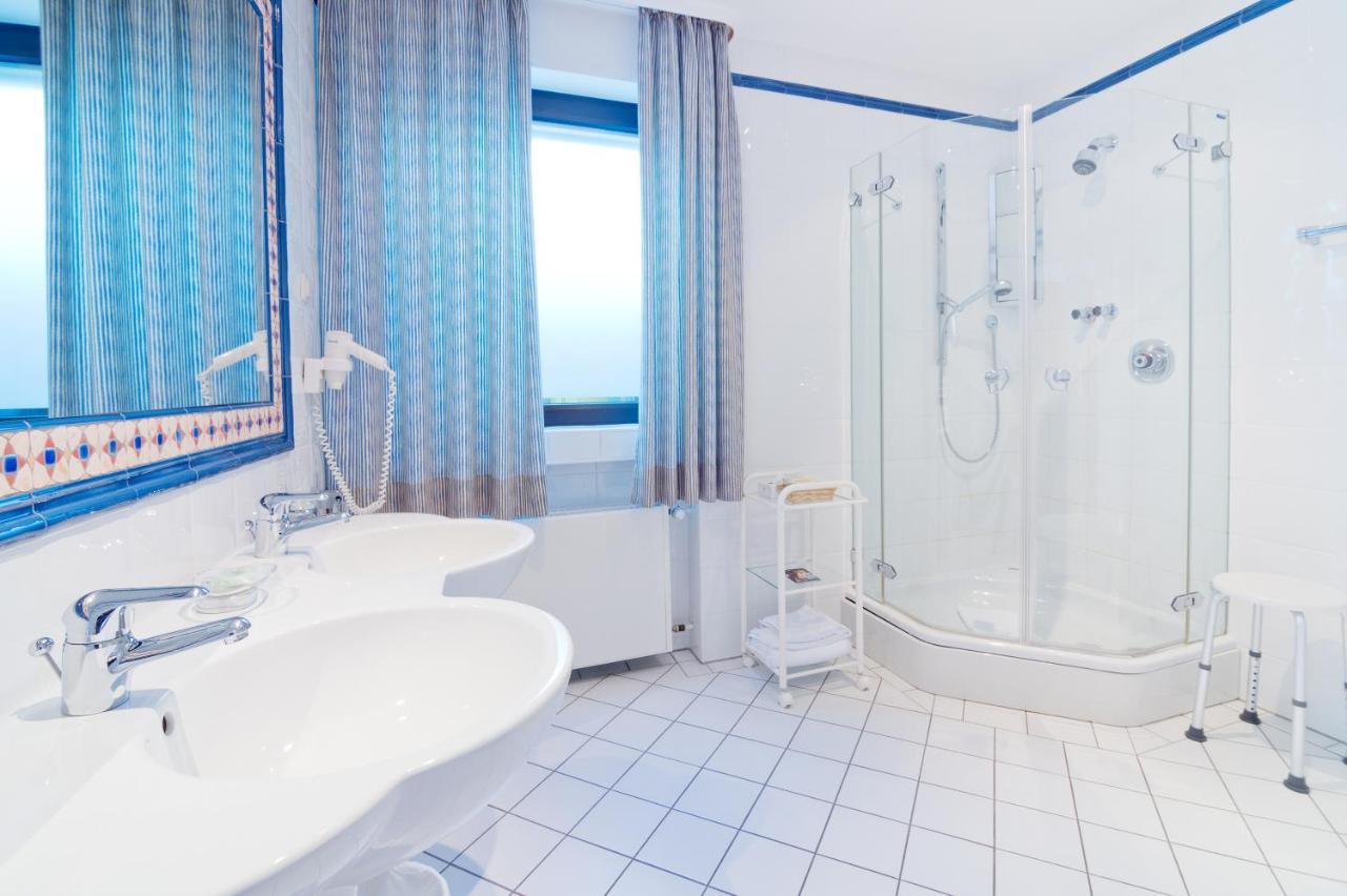 Hotel Romantik Waldhotel Mangold 4*